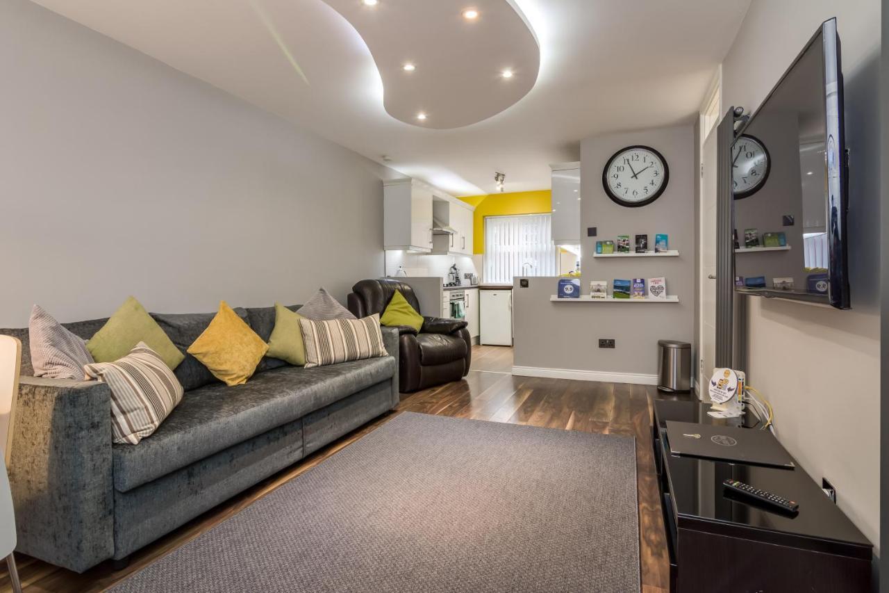 Central Belfast Apartments, Salisbury מראה חיצוני תמונה