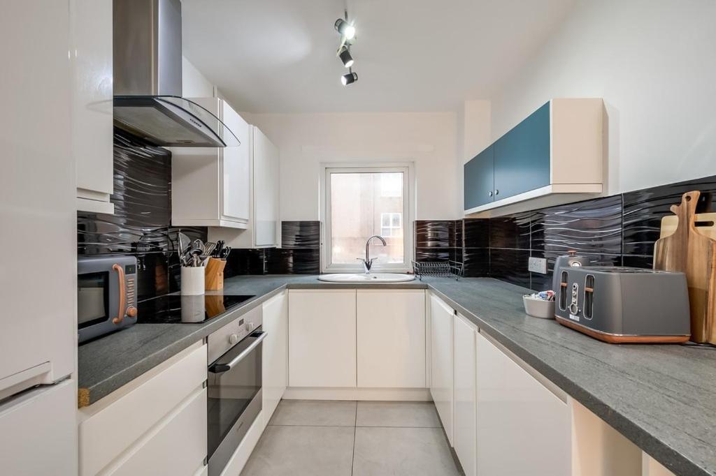 Central Belfast Apartments, Salisbury מראה חיצוני תמונה
